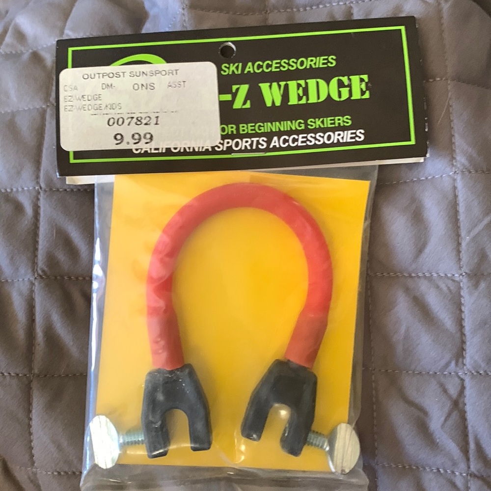 E-Z Wedge for beginning skiers
